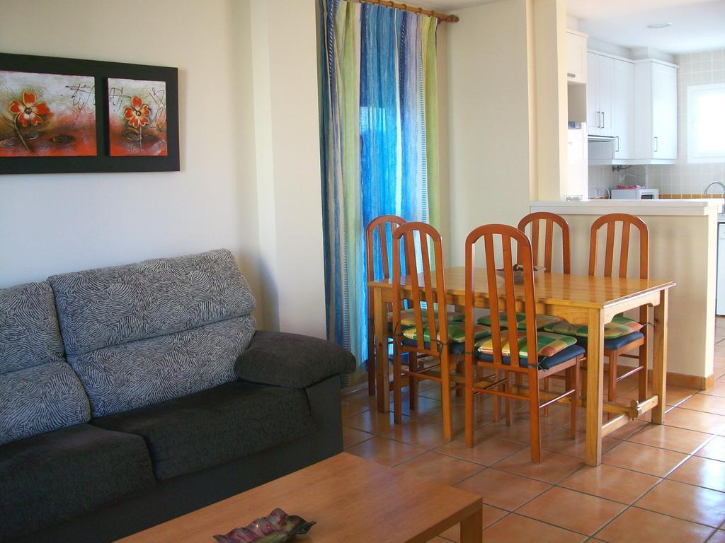 Apartamentos Par Tres - Oliva Nova Δωμάτιο φωτογραφία